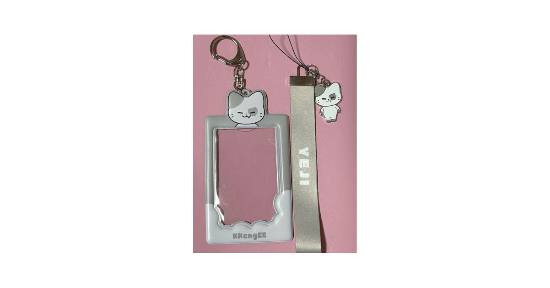 ITZY ペンライトケース ストラップ付き ITZY - OFFICIAL LIGHT RING CASE ペンライトケース イッチ |K